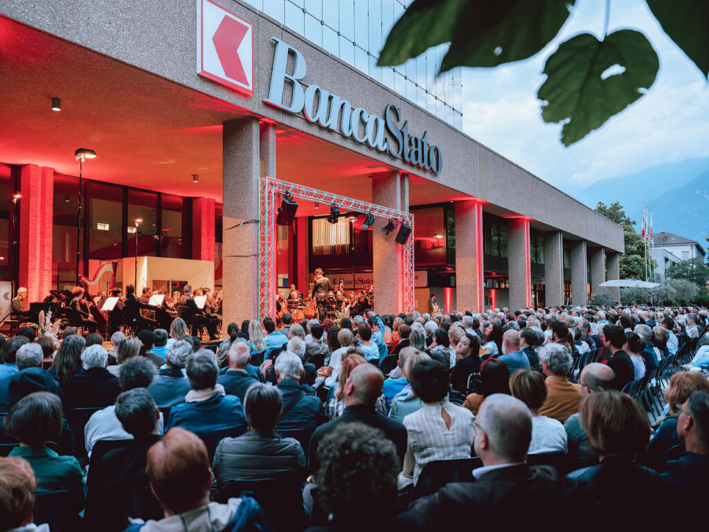 Musica sotto le stelle: un magico concerto open air dell’OSI illumina Bellinzona