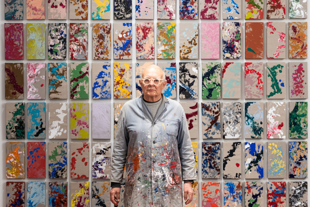 Rolf Sachs in mostra a Schweinfurt: un viaggio sensoriale tra oggetti, emozioni e memoria