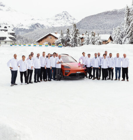 St. Moritz Gourmet Festival si sposta in estate, da martedì 25 agosto a domenica 30 agosto 2026 Il celebre appuntamento gastronomico dell’Engadina cambia stagione e si prepara a conquistare l’estate con nuove esperienze gourmet.