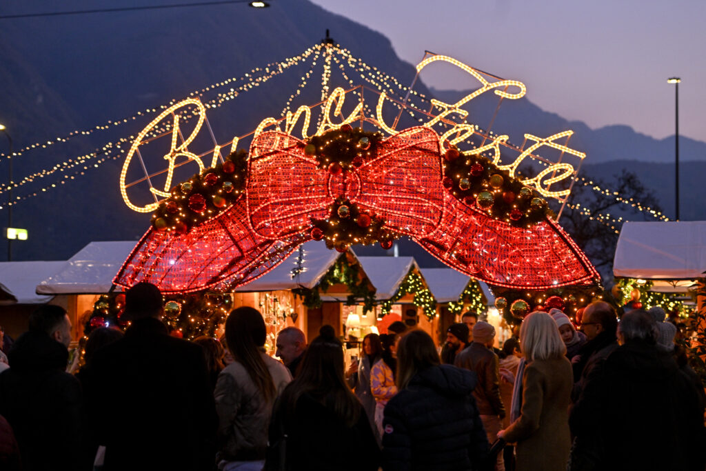Natale a Lugano: luci, emozioni e magia sul Ceresio Natale a Lugano: luci, emozioni e magia sul Ceresio