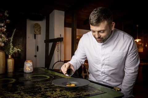 https://ticinowelcome.ch/turismo-cibo-e-vino/chef-e-ristoranti/1910-gourmet-by-hausers-hotel-belvedere-di-grindelwald/