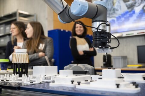 Innovazione e competitività: il Ticino amplia gli strumenti di sostegno alle PMI ticinesi Il Cantone presenta nuove misure della LInn per rafforzare la collaborazione tra imprese e ricerca