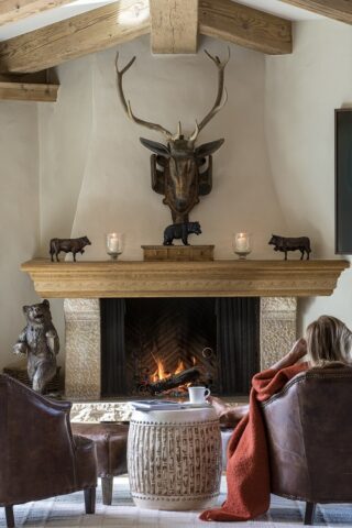 Lo Gstaad Palace riapre tra memoria cinematografica, nuovi sapori e un inverno di eventi