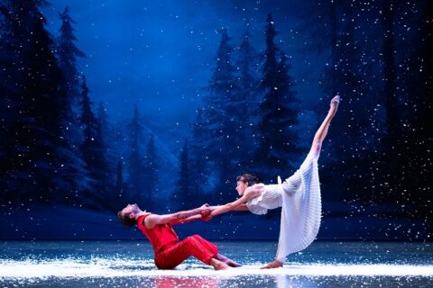 Ballet in Lugano is renewed with Bigonzetti's Nutcracker at the LAC: contemporary dance, 3D scenography, and the Orchestra della Svizzera italiana.
