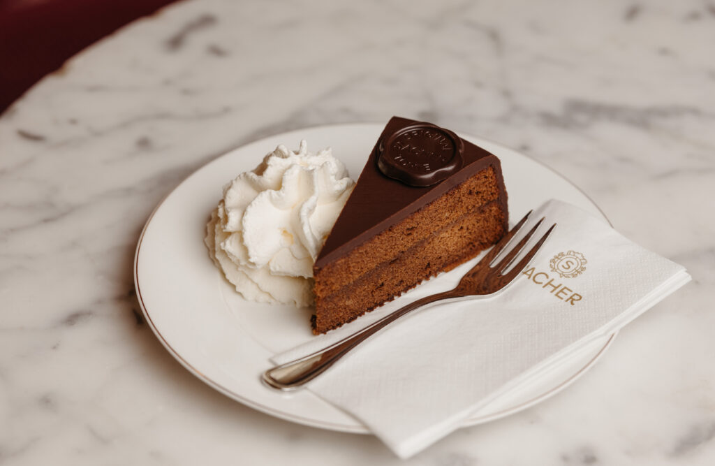 Da Vienna a Lugano: l'Original Sacher-Torte delizia gli ospiti dello Splendide Royal