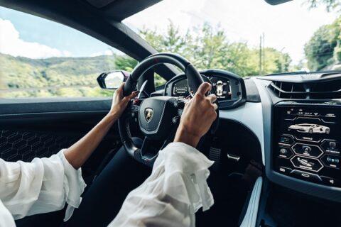 Ladies in Motion e Lamborghini Revuelto