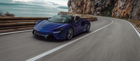 McLaren Artura Spider Titolo: Tutta la potenza dell’ibrido