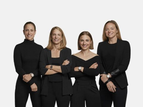 Atleti svizzeri a Milano Cortina 2026: curling, sport sulla neve e tradizione olimpica. Il ruolo di OMEGA tra cronometraggio, eccellenza e continuità.