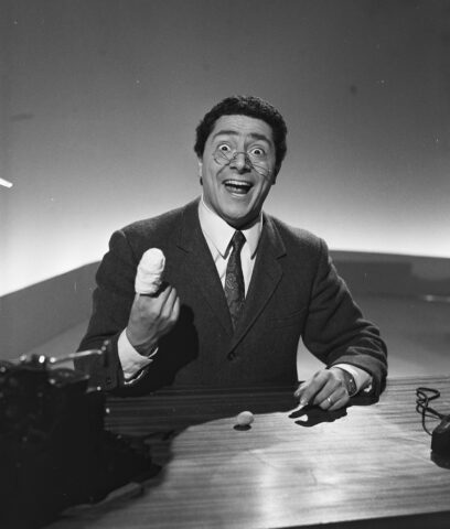 Conversazione a ruota libera con Yor Milano, attore, conduttore televisivo e radiofonico, direttore artistico svizzero, nonché protagonista di commedie teatrali in italiano e in ticinese. E, soprattutto, infaticabile sostenitore e divulgatore dell’utilizzo della lingua dei ticinesi