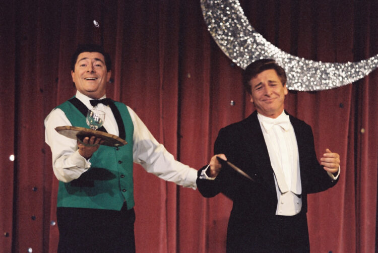 Conversazione a ruota libera con Yor Milano, attore, conduttore televisivo e radiofonico, direttore artistico svizzero, nonché protagonista di commedie teatrali in italiano e in ticinese. E, soprattutto, infaticabile sostenitore e divulgatore dell’utilizzo della lingua dei ticinesi