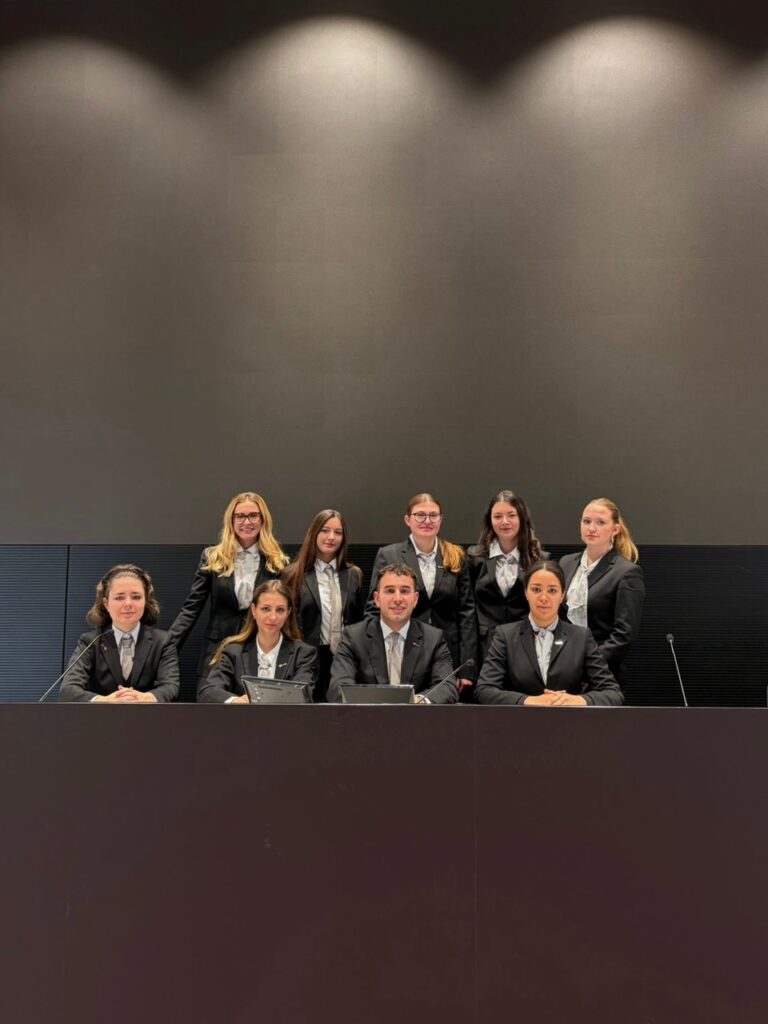 Un tuffo nei Novanta per fare rete oggi: a Sementina un evento che unisce i professionisti del turismo