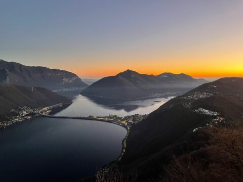 San Valentino sul Monte San Salvatore tra cena panoramica, funicolare e aperture invernali: l’inverno in vetta conquista visitatori.