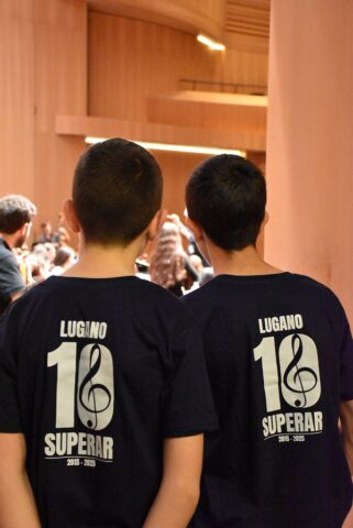 A Lugano musica e inclusione: al LAC un grande concerto con 300 giovani musicisti da Svizzera, Europa e America Latina.