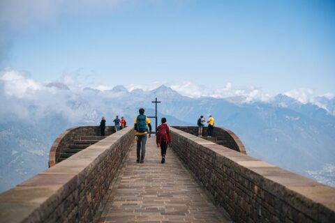 Il bilancio del turismo ticinese 2025 conferma una fase di consolidamento: crescono i pernottamenti, tengono i mercati chiave e le prospettive restano positive.