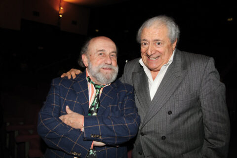 Conversazione a ruota libera con Yor Milano, attore, conduttore televisivo e radiofonico, direttore artistico svizzero, nonché protagonista di commedie teatrali in italiano e in ticinese. E, soprattutto, infaticabile sostenitore e divulgatore dell’utilizzo della lingua dei ticinesi