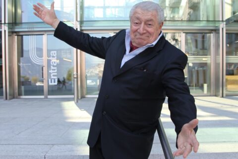 Conversazione a ruota libera con Yor Milano, attore, conduttore televisivo e radiofonico, direttore artistico svizzero, nonché protagonista di commedie teatrali in italiano e in ticinese. E, soprattutto, infaticabile sostenitore e divulgatore dell’utilizzo della lingua dei ticinesi