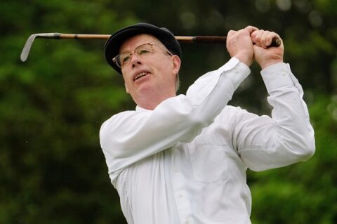 Hickory Golf Masters: sul Lago di Como nasce un nuovo major del golf storico Sottotitolo Al Circolo Golf Villa d’Este la prima edizione riporta in campo mazze pre-1935, campioni internazionali e lo spirito originario del gioco Meta description Hickory Golf Masters 2026: sul Lago di Como debutta il primo major dedicato al golf storico con campioni internazionali e mazze d’epoca.