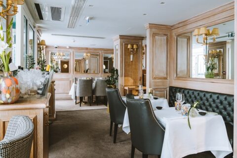 Ristorante Tosca: il lirismo italiano si ritrova nel piatto Nel cuore del Faubourg Saint-Honoré, il Ristorante Tosca dell’Hotel Splendide Royal Paris si impone come un indirizzo di carattere, dove la cucina italiana trova una voce personale senza perdere il proprio accento originario 