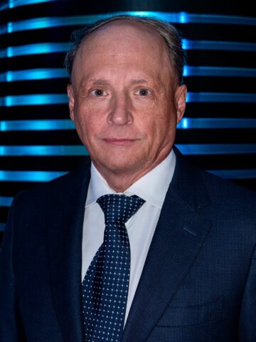 La piazza finanziaria ticinese e la capacità di gestire il cambiamento La necessità della profonda trasformazione imposta dal rapido e irreversibile mutamento delle condizioni generali in cui si è sviluppato il sistema bancario svizzero e soprattutto ticinese: se ne è parlato nella prima delle tavole rotonde del 2026 di Ticino Welcome. Partner della serata Emil Frey SA 