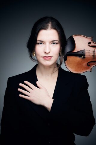 Music at the Lac: two concerts between piano virtuosity and European dialogues Subtitle At the end of April, the LAC Lugano Arte e Cultura hosts Nathalia Milstein and the Camerata Bern for a double event that spans eras, styles and musical sensibilities Meta description Music at the Lac: Nathalia Milstein and Camerata Bern protagonists in Lugano with two concerts between piano repertoire and European strings.