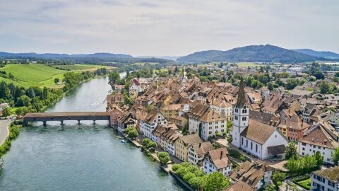 Turismo in Svizzera, la riscoperta dei luoghi vicini ridisegna la primavera 2026 Sottotitolo Tra incertezze geopolitiche e nuove abitudini di viaggio, Svizzera Turismo punta su destinazioni meno note e sul concetto di “microviaggio” Meta description Il turismo in Svizzera si orienta verso mete vicine e autentiche: la nuova campagna valorizza luoghi poco conosciuti e promuove viaggi sostenibili. markus.tschannen@switzerland.com