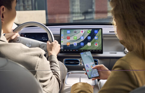 Nessun problema per la nuova Leapmotor, Leapmotor B10 Hybrid EV, vettura ibrida range extender con motore benzina che funge da generatore per la batteria