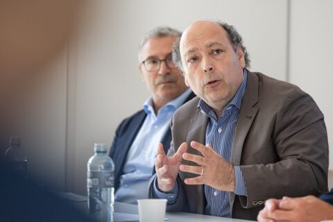 Centro eventi Camedo, nuovo spazio per incontri e formazione lungo la Centovallina Sottotitolo Le FART inaugurano una struttura multifunzionale accanto alla stazione di confine: l’obiettivo è sostenere il territorio, attrarre eventi e valorizzare la mobilità ferroviaria nelle Centovalli