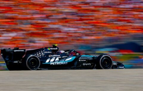 George Russell si impone su Max Verstappen e Kimi Antonelli al Red Bull Ring, in una gara che ridimensiona le ambizioni della Ferrari.