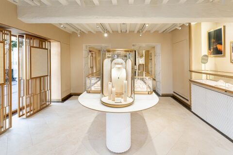  presenza nel lusso italiano con una nuova boutique a Forte dei Marmi