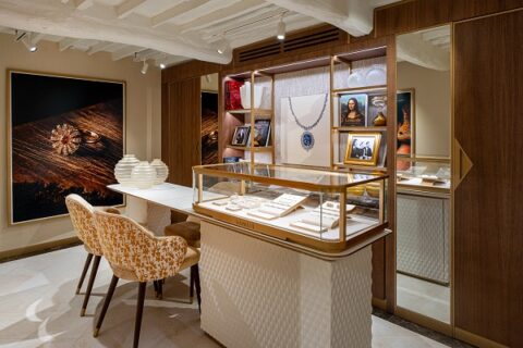  presenza nel lusso italiano con una nuova boutique a Forte dei Marmi