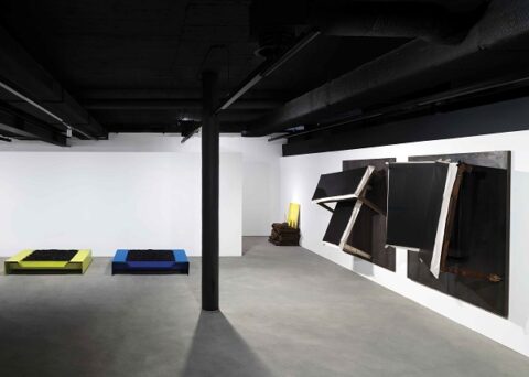Jannis Kounellis, a Lugano la pittura torna al centro dell’opera Sottotitolo: Alla Collezione Giancarlo e Danna Olgiati una mostra rilegge il lavoro dell’artista attraverso oltre 35 opere e quattro nuclei tematici Meta description: Mostra Kounellis a Lugano: oltre