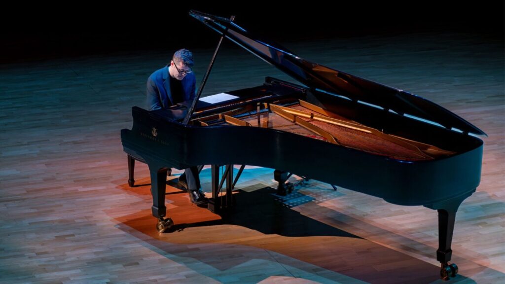Alessandro Martire a Como, musica e luoghi nel nuovo progetto Places of Music