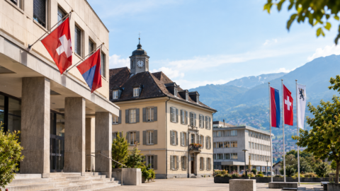 Comuni e Canton Ticino: si apre una nuova stagione politica I sindaci di Bellinzona, Chiasso, Locarno, Lugano e Mendrisio si esprimono sulla ripartizione degli oneri finanziari tra Comuni e Cantone, tema che condiziona le prospettive dei poli urbani ticinesi