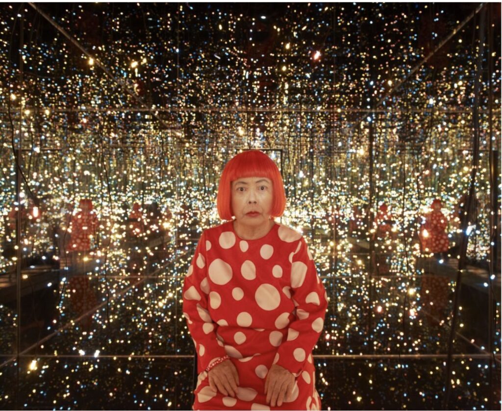 Yayoi Kusama: ci ha lasciato il 14 agosto l’artista giapponese regina dei polka dots