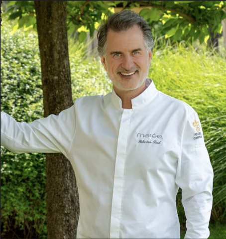 Il Marée non è soltanto un ristorante gourmet: è un luogo nel quale paesaggio, cucina, architettura e ospitalità si fondono in un equilibrio raro