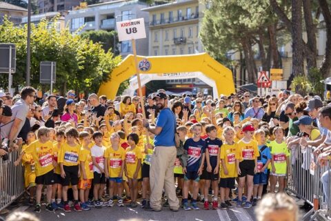Il 26 e 27 settembre la manifestazione festeggia vent’anni con un programma articolato tra 5, 10 e 21 chilometri, Monte Brè, staffette, solidarietà e gare per bambini Meta description: StraLugano 2026 celebra vent’anni con due giorni di gare, il Campionato svizzero di mezza maratona e un programma aperto a tutte le età