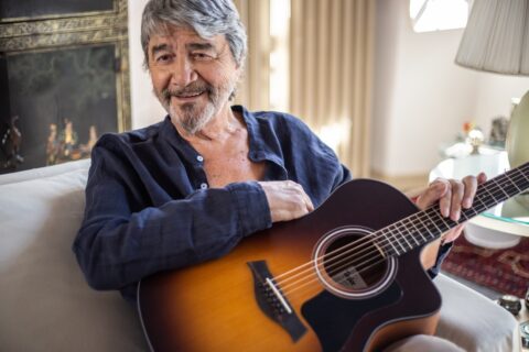 Drupi a Lugano per celebrare mezzo secolo di “Piccola e fragile” Il cantante sarà al Palazzo dei Congressi il 9 gennaio 2027 con uno spettacolo dedicato ai brani che hanno segnato oltre cinquant’anni di carriera Meta description: Drupi a Lugano il 9 gennaio 2027: al Palazzo dei Congressi il concerto per i 50 anni di “Piccola e fragile” Titolo SEO: Drupi a Lugano, concerto per i 50 anni di Piccola e fragile Slug: