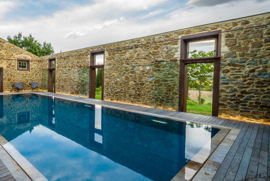 Piscine in Ticino: con Rezzonico Lugano, il progetto unisce tecnologia, design e assistenza