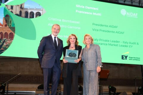 Silvia Damiani riceve una Menzione Speciale al Premio Alberto Falck per il suo impegno nella cultura d’impresa familiare italiana