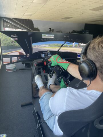 A pochi minuti da Lugano c'è un posto dove il motorsport non si guarda in TV, si vive. Racing Lab è una lounge